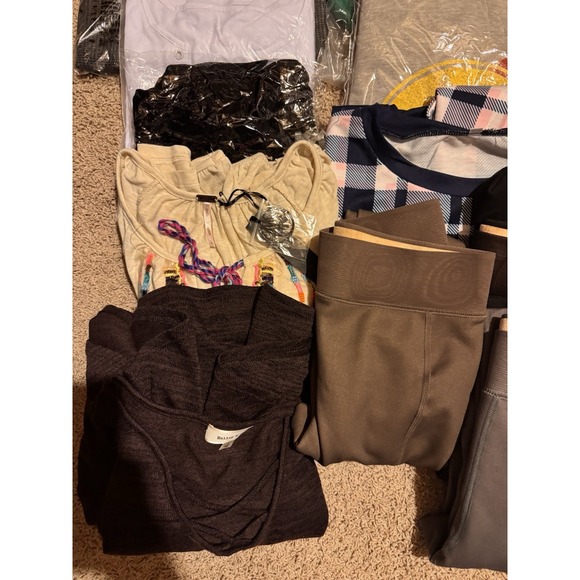 Reseller Bundle Wholesale  Assorted Lot 20 PC Womens Mixed Bulk Apparel - Picture 9 of 12